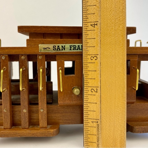 San Francisco trolley car music box, vintage wooden cable car ornament - Picture 10 of 10